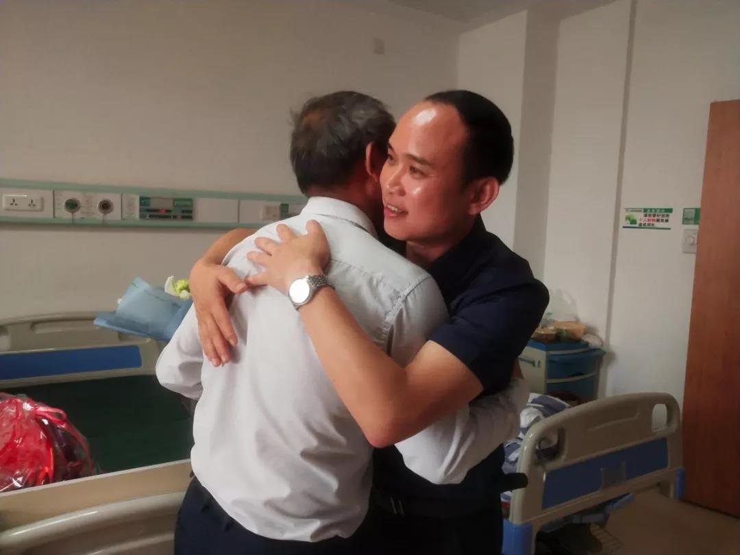 真情關(guān)懷，慰問員工丨老羅，愿您早日康復！